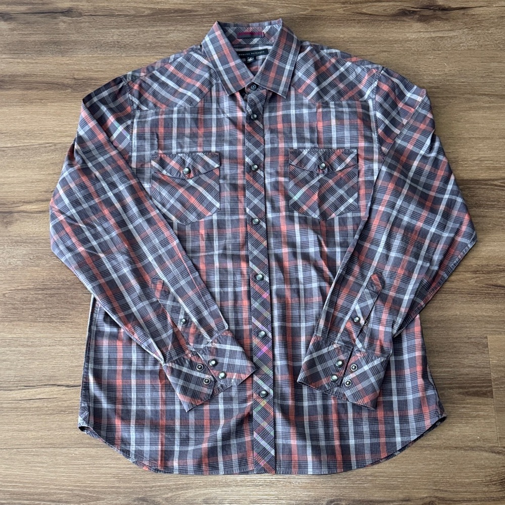 Men's Banana Republic Plaid Long Sleeve Shirt w/Pearl Snaps. Size L